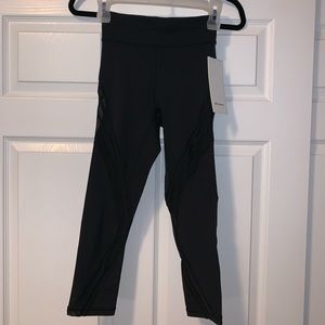 Lululemon Never Still Crop Leggings (NWT)